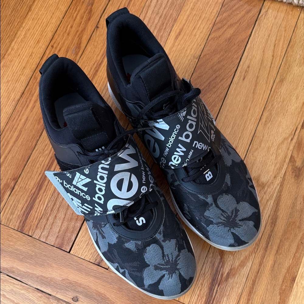 New Balance Fuelcell Black and Gray Molded Cleats